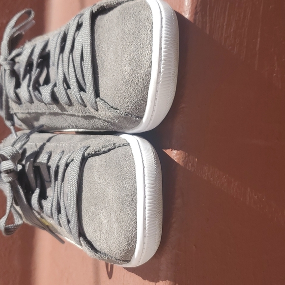 Puma Vikky EUC Size 6.5M Gray - Picture 3 of 9